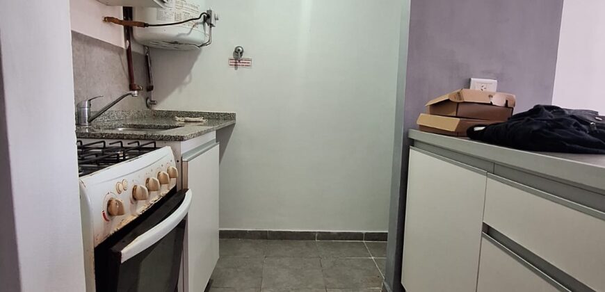 ALQUILER | Monoambiente en calle Uruguay 431