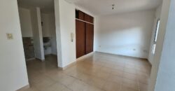 ALQUILER | Monoambiente con salida directa a la calle