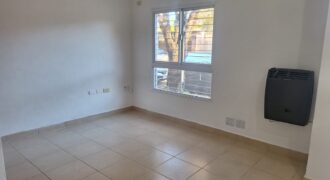 ALQUILER | Monoambiente con salida directa a la calle