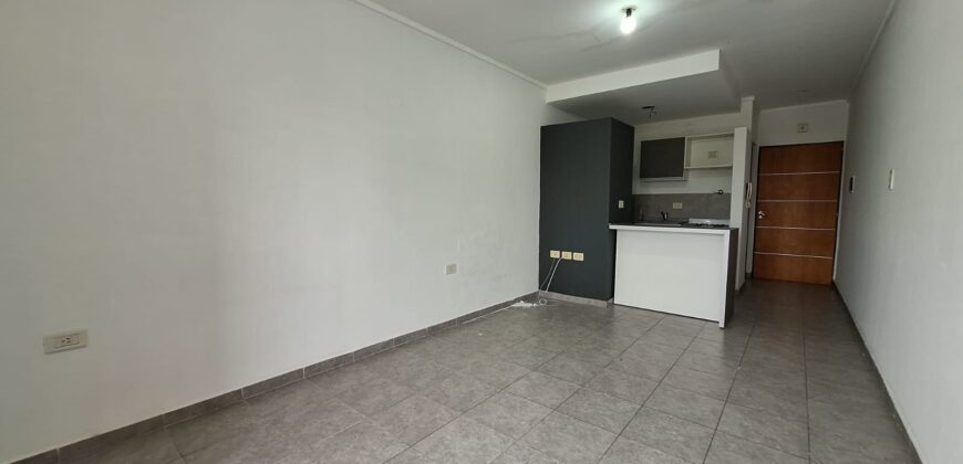 ALQUILER | Monoambiente al frente en calle Uruguay 431