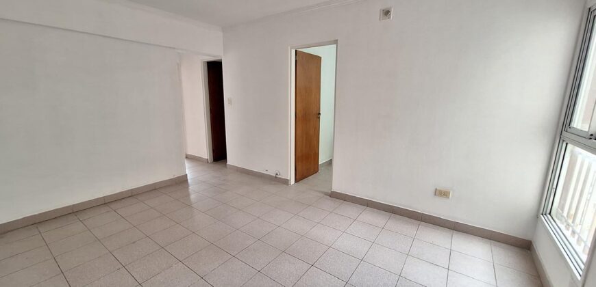 EN ALQUILER | Departamento 2 dormitorios — Calle San Juan 179