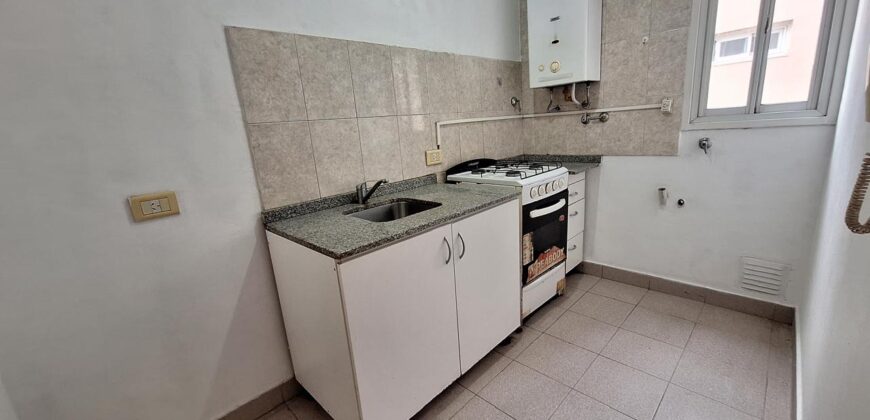 EN ALQUILER | Departamento 2 dormitorios — Calle San Juan 179