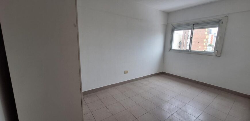 EN ALQUILER | Departamento 2 dormitorios — Calle San Juan 179