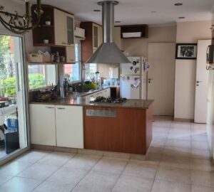Exepcional casa Calle Santiago del Estero casi Urquiza 3 dormitorios