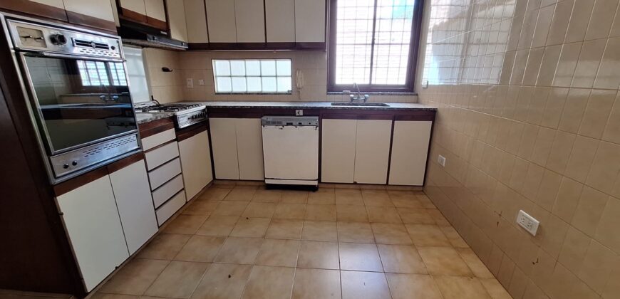 VENTA | Excelente casa de 2 plantas en zona Thompson