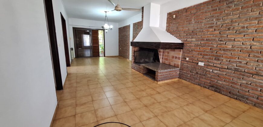 VENTA | Excelente casa de 2 plantas en zona Thompson
