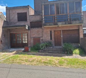 VENTA | Excelente casa de 2 plantas en zona Thompson