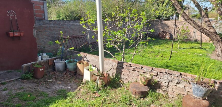 VENTA | Casa con salón comercial en San Benito