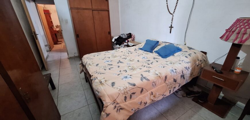 VENTA | Casa con salón comercial en San Benito