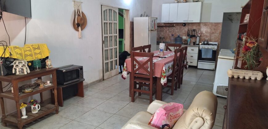 VENTA | Casa con salón comercial en San Benito