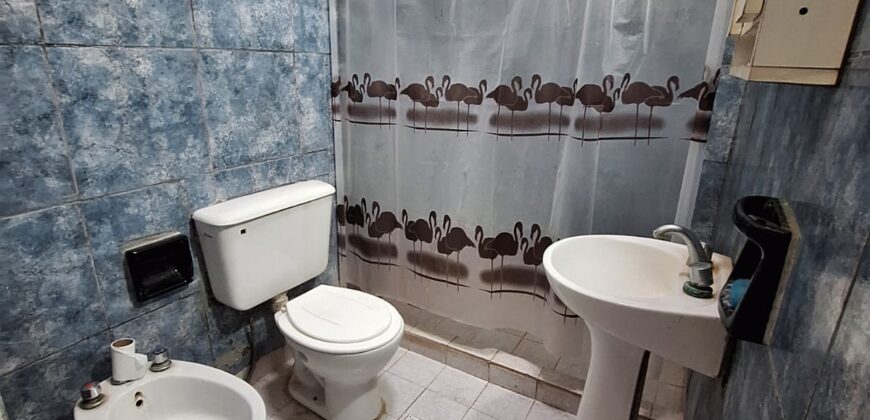 VENTA | Casa con salón comercial en San Benito