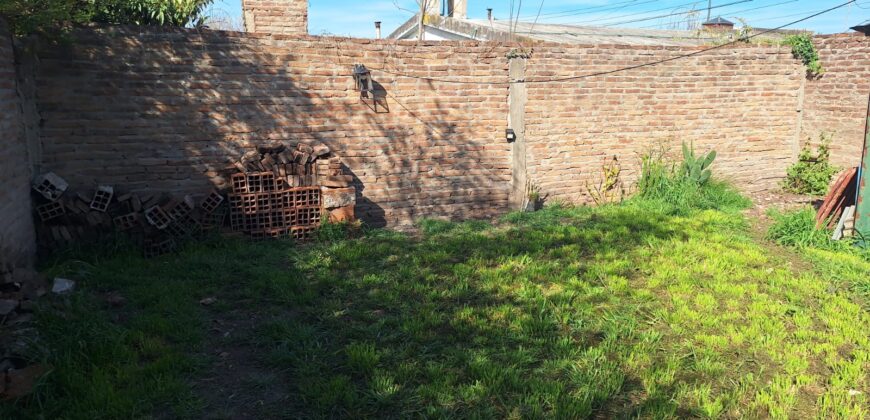 VENTA | Casa con salón comercial en San Benito