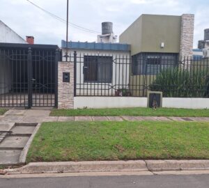 VENTA | Impecable casa con piscina en zona Newbery y División de los Andes